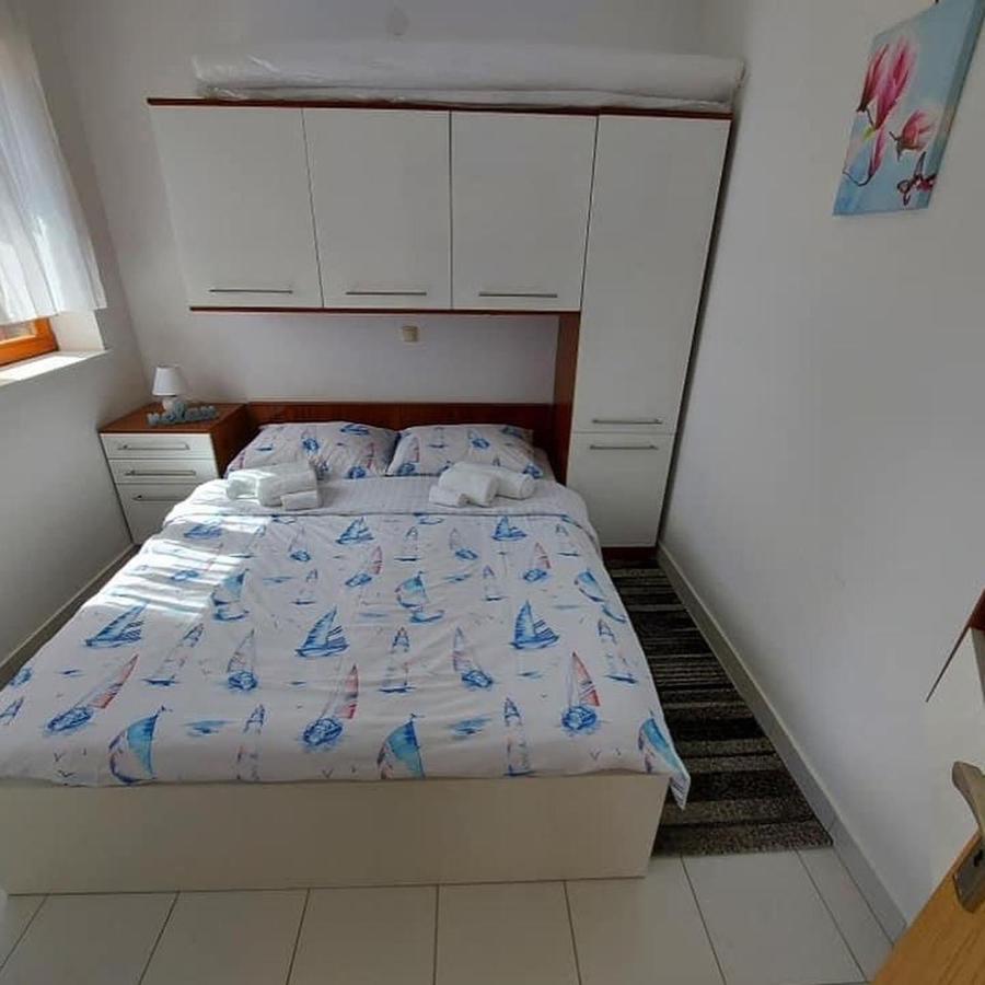 Apartments Hrestak 普利拉卡 外观 照片